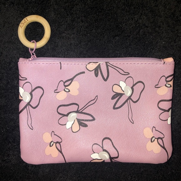 Kylie cosmetic bag. Bundle deal - Picture 12 of 16